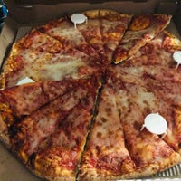 Снимок сделан в Seniore&amp;#39;s Pizza пользователем Fcuking U. 5/22/2022
