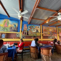Foto scattata a El Comal Mexican Restaurant da Ken L. il 8/8/2021