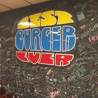 รูปภาพถ่ายที่ Junior Colombian Burger - South Trail Circle โดย Rafael S. เมื่อ 10/23/2015