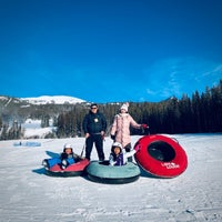 Photo taken at Lake Louise Ski Area &amp;amp; Mountain Resort by Howard H. on 1/4/2023