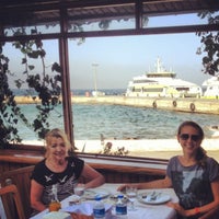 Das Foto wurde bei Koç Restaurant von Ahu K. am 8/16/2013 aufgenommen
