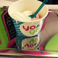Foto diambil di YoYo Frozen Yoghurt oleh Iren N. pada 9/26/2015