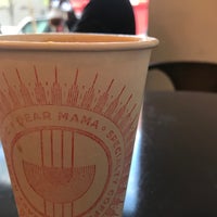 4/28/2018 tarihinde Laurenziyaretçi tarafından Dear Mama &amp;amp; lama Coffee'de çekilen fotoğraf