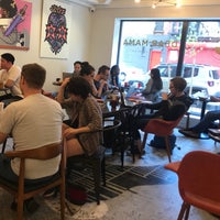 4/28/2018 tarihinde Laurenziyaretçi tarafından Dear Mama &amp; lama Coffee'de çekilen fotoğraf