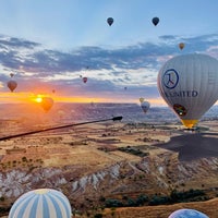 Foto diambil di Royal Balloon oleh Yvette d. pada 9/22/2022