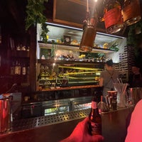 Foto tirada no(a) Vesper Bar por Yvette d. em 3/10/2022
