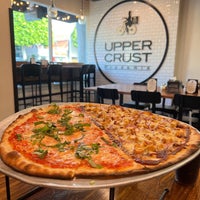 Foto tirada no(a) Upper Crust Pizzeria por Mohammad H em 6/18/2023