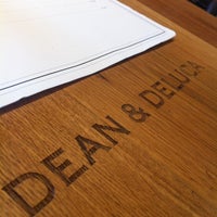 รูปภาพถ่ายที่ Dean &amp;amp; Deluca โดย Osman G. เมื่อ 4/24/2013