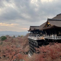 Photo taken at The Stage of Kiyomizu by Tony on 12/12/2021