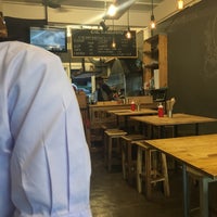 Photo taken at Chic Burger ชิค เบอร์เกอร์ by paan💛 on 9/2/2016