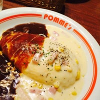 Photo taken at Pomme&amp;#39;s by かとらっしゅ on 10/9/2015