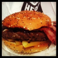 5/2/2013에 Paul L.님이 Hero Certified Burgers에서 찍은 사진