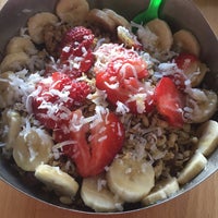 Снимок сделан в Vitality Bowls: Superfood Cafe пользователем Monica M. 6/16/2018