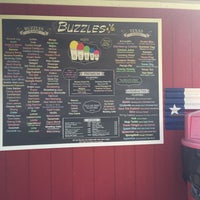 Photo taken at Buzzles Shaved Ice by Sulena R. on 5/31/2018