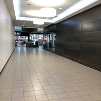Foto diambil di Moorestown Mall oleh Sulena R. pada 2/1/2020