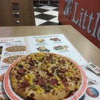 Photo taken at Little Caesars Pizza by Yusuf E. on 7/30/2016