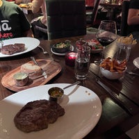 Foto tomada en Heliot Steak House  por Elaine Y. el 7/29/2022