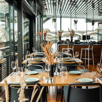 Foto diambil di Restaurant OFF Paris Seine oleh Restaurant OFF Paris Seine pada 12/20/2021