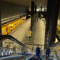 Photo taken at U Hauptbahnhof by Markus T. on 9/16/2023