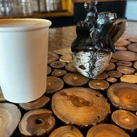 Снимок сделан в BEAR CUB ®️ Specialty coffee Roasteryمحمصة بير كب للقهوة المختصة пользователем Sultan 5/4/2023