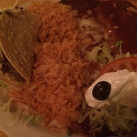 Снимок сделан в Manuel&amp;#39;s Mexican Restaurant пользователем Kimberly M. 9/9/2016