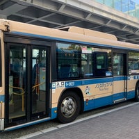 Photo taken at Shin-Yokohama Sta. Bus Stop by しぶ on 7/26/2023