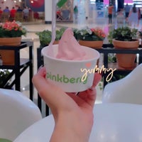 Photo taken at Pinkberry by Soma . on 8/8/2022