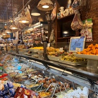 10/18/2022 tarihinde TiffLinh L.ziyaretçi tarafından Milano Market'de çekilen fotoğraf