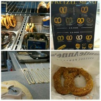 Review Auntie Anne's