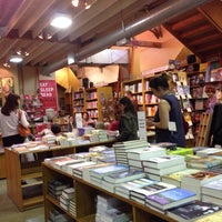 Foto tomada en Diesel, A Bookstore  por Ira S. el 8/1/2014