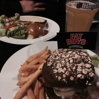Photo taken at Fatboy&amp;#39;s The Burger Bar by Ahsern L. on 12/13/2015
