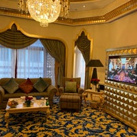 Foto diambil di Waldorf Astoria Jeddah - Qasr Al Sharq oleh W🦀 pada 2/7/2024