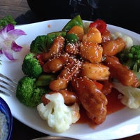 Foto scattata a Shangri-La Vegetarian da Shangri-La Vegetarian il 8/25/2015