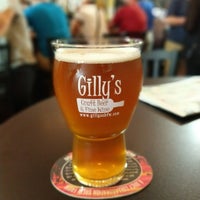 Photo taken at Gilly&amp;#39;s Craft Beer &amp;amp; Fine Wine by Emmerson E. on 8/30/2019