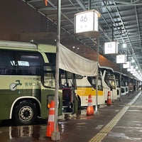 Photo taken at Seoul Express Bus Terminal by せんぞく 　. on 5/27/2023