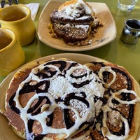 Photo taken at Snooze, an A.M. Eatery by Elizabeth B. on 5/14/2022