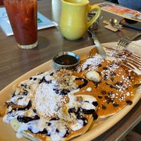 Photo taken at Snooze, an A.M. Eatery by Elizabeth B. on 2/27/2022