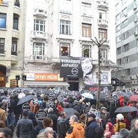 8/26/2015 tarihinde Hrant Dink Vakfı ve Agos - Parrhesia Merkeziziyaretçi tarafından Hrant Dink Vakfı ve Agos - Parrhesia Merkezi'de çekilen fotoğraf