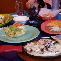 6/21/2014에 Amanda P.님이 Las Vias Mexican Grill - Decatur에서 찍은 사진