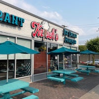Photo taken at Krisch&amp;#39;s Restaurant &amp;amp; Ice Cream Parlour by Mari S. on 6/6/2023
