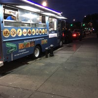 Photo taken at Halal Food Cart on 34th Ave by Robin D. on 10/23/2017