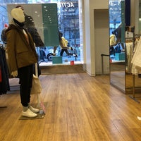Photo taken at UNIQLO by Robin D. on 1/22/2021