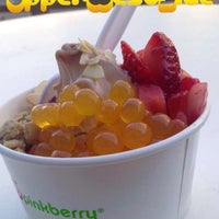 Photo taken at Pinkberry by Robin D. on 4/23/2016