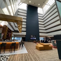 รูปภาพถ่ายที่ Holiday Inn Chicago Mart Plaza River North โดย Anna Y. เมื่อ 8/28/2022