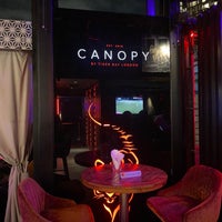 Foto tirada no(a) Canopy Rooftop Bar &amp;amp; Lounge por Cotton C. em 11/17/2023