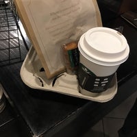 Photo taken at Starbucks by Nyphoon on 9/12/2018