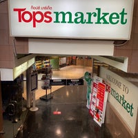 Photo taken at Tops Market by Gato T. on 5/2/2022