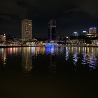 Photo taken at Singapore River Promenade by Gato T. on 3/5/2022