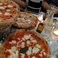 Снимок сделан в Sorbillo Pizzeria пользователем Elisa 7/13/2019
