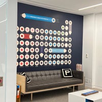 รูปภาพถ่ายที่ Warby Parker New York City HQ and Showroom โดย Elisa เมื่อ 12/21/2022